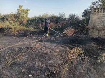 Otluk alanda çıkan yangın korkuttu
