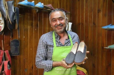 Oto boyacı ustası, çocukluk hayali köşkerliğe yıllar sonra kavuştu
