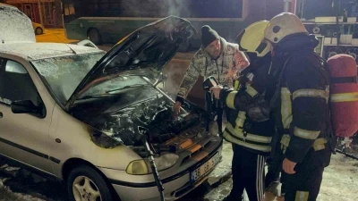 Oto tamircisinden yeni &ccedil;ıkardığı otomobili alev aldı
