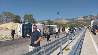 Otobüs ile kamyon çarpıştı:  Ölü ve yaralılar var
