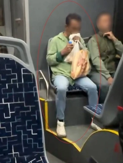 Otob&uuml;s yolculuğunda tedirgin eden anlar
