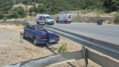 Otomobil &ccedil;elik bariyerin altına girdi, s&uuml;r&uuml;c&uuml; kazayı hafif yaralı atlattı
