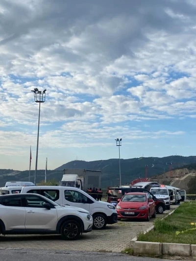 Otomobil i&ccedil;inde kanlı veda: Kadın &ouml;ld&uuml;, ş&uuml;pheli ağır yaralı
