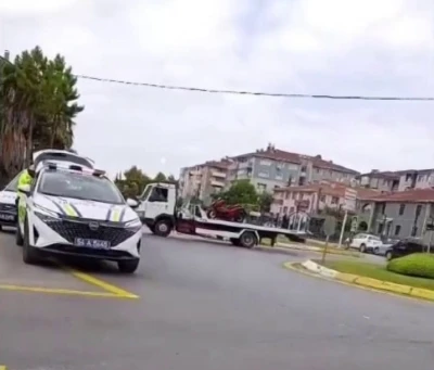 Otomobil ile çarpışan motokurye hafif şekilde yaralandı
