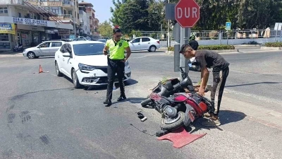 Otomobil ile elektrikli motosiklet çarpıştı: 1 yaralı
