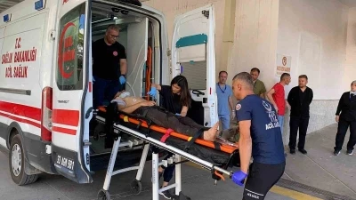 Otomobil ile hafif ticari ara&ccedil; &ccedil;arpıştı: 6 yaralı
