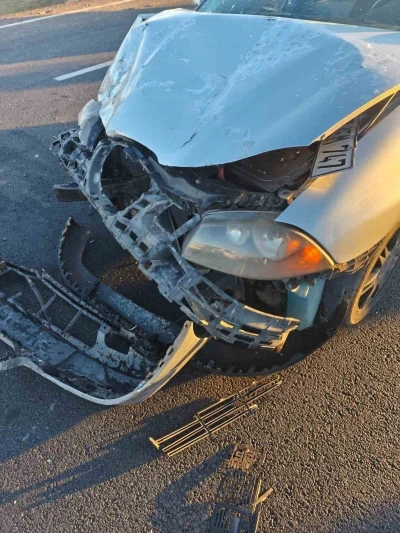 Otomobil ile kamyonet &ccedil;arpıştı: 5 yaralı
