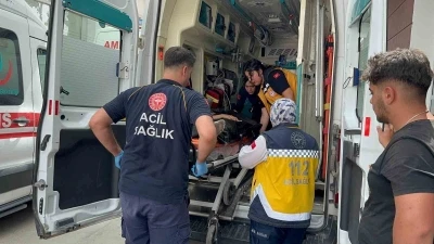 Otomobil ile motosiklet çarpıştı: 2 yaralı
