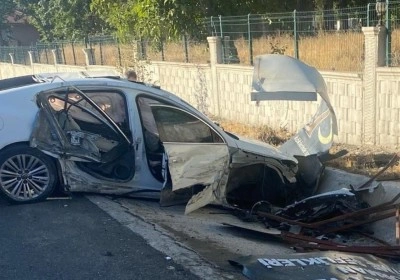 Otomobil ile tanker çarpıştı: 2 yaralı