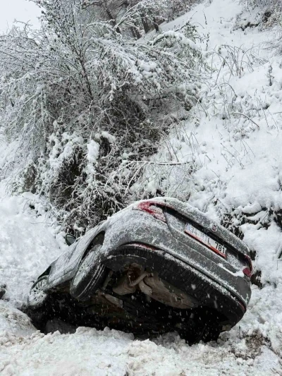 Otomobil kanala u&ccedil;tu: 5&rsquo;i &ccedil;ocuk 8 yaralı
