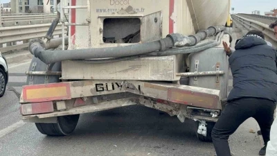 Otomobil tankere arkadan &ccedil;arptı: 1 yaralı
