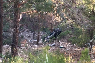 Otomobil u&ccedil;uruma yuvarlandı, &ccedil;ocuk s&uuml;r&uuml;c&uuml; hayatını kaybetti
