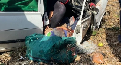 Otomobil yol kenarına uçtu: 1 ölü, 1 ağır yaralı
