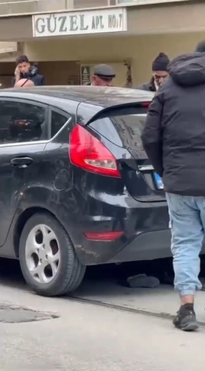 Otomobilin altında kalan 8 yaşındaki çocuk yaralandı
