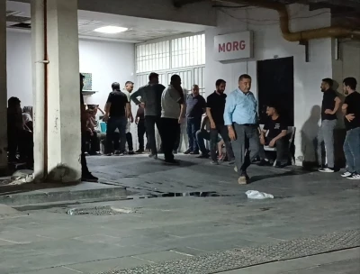 Otomobilin camından sarkan 19 yaşındaki gen&ccedil; hayatını kaybetti
