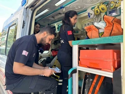 Otomobilin çarpıştığı yaya yaralandı