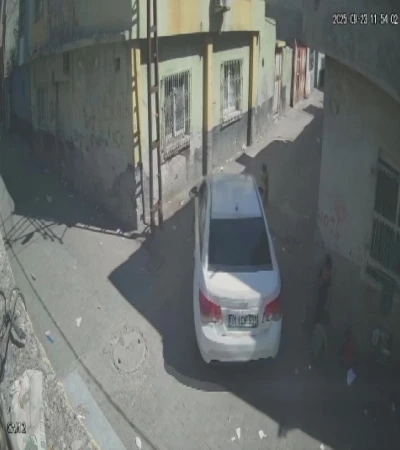 Otomobilin çarptığı 2 yaşındaki Cumali hayatını kaybetti: Kaza anı kamerada
