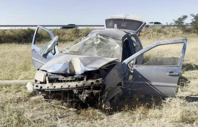 Otomobilin hurdaya döndüğü kazadan küçük sıyrıklarla kurtuldu
