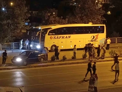 Otomobilin otobüse çarptığı anlar kamerada
