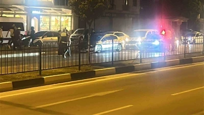 Otomobille &ccedil;arpışan motosikletin 18 yaşındaki s&uuml;r&uuml;c&uuml;s&uuml; hayatını kaybetti
