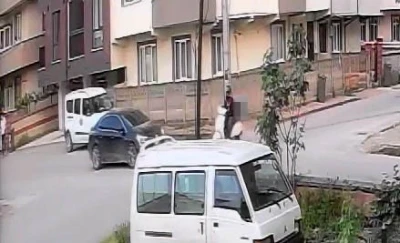 Otomobille &ccedil;arpışan motosikletli yaralandı
