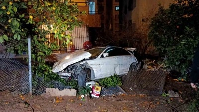 Otoyolda feci kaza: Anne yaralandı, s&uuml;r&uuml;c&uuml; oğlu &ouml;ld&uuml;