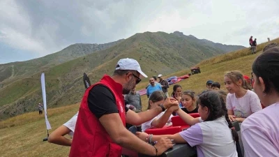 Oyun ve eğlenceyi yayla çocuklarının ayağına getirdiler
