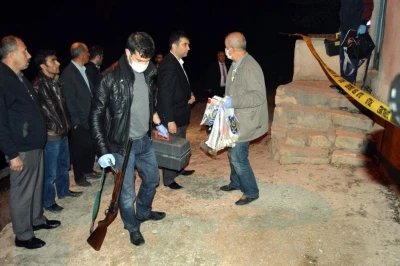 &Ouml;z kızını &ouml;ld&uuml;ren anne ve &uuml;vey kardeşi tutuklandı
