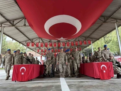 &Ouml;zel bireyler &uuml;niforma giyip yemin etmenin gururunu yaşadı
