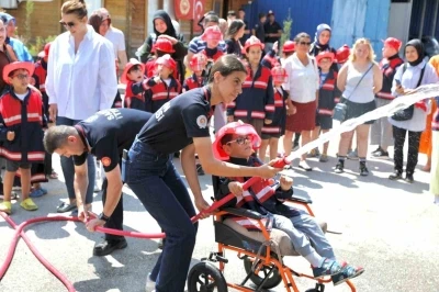 &Ouml;zel &ccedil;ocuklar itfaiyeci oldu
