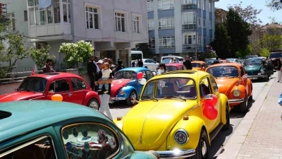&Ouml;zel &ccedil;ocuklar, tosbağa arabalarla konvoy yaptı
