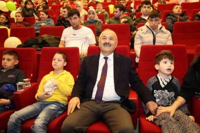 Özel çocukların sinema keyfi
