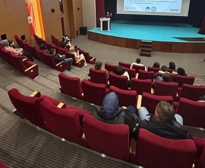 Özel çocuklarla iletişimde altın kurallar anlatıldı
