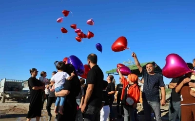 Özel hastanenin ihmali sonucu öldüğü iddia edilmişti: Yasmin doğum gününde kabri başında balonlarla anıldı
