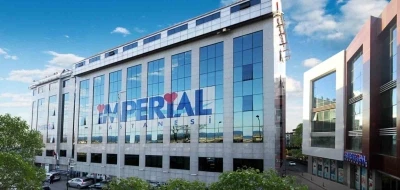 &Ouml;zel İmperial Hastanesi 19. yaşında
