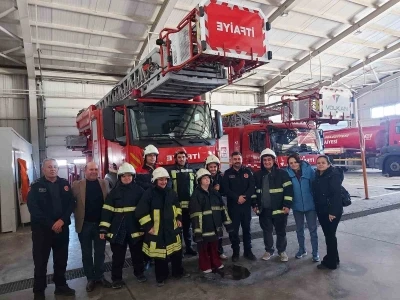 &Ouml;zel &ouml;ğrencilerden itfaiyeye anlamlı ziyaret
