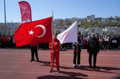 &Ouml;zel Sporcular Atletizm T&uuml;rkiye Birinciliği Yarışmaları yapıldı
