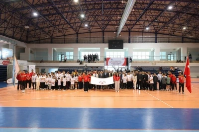 &Ouml;zel Sporcular ER&Uuml;&rsquo;de Buluştu
