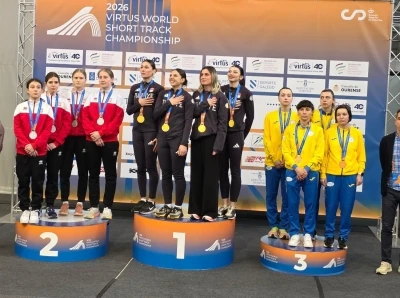 &Ouml;zel sporculardan tarihi zafer
