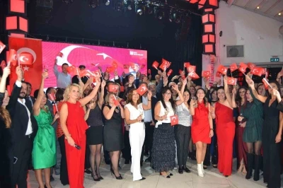 Özel Ümit Hastaneleri Cumhuriyet’in 102. yılını coşkuyla kutladı
