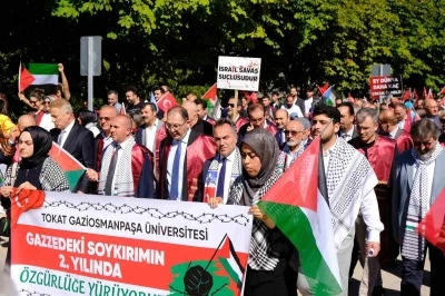 Özgür Filistin için TOGÜ’de yürekleri birleştiren yürüyüş
