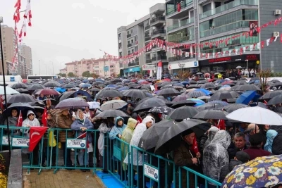 &Ouml;zg&uuml;r &Ouml;zel, Denizli&rsquo;de partilileriyle buluşuyor
