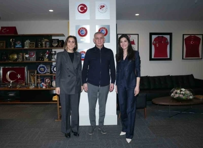 &Ouml;ztopaloğlu ve Atasoy&rsquo;dan TFF Başkanı Hacıosmanoğlu&rsquo;na ziyaret

