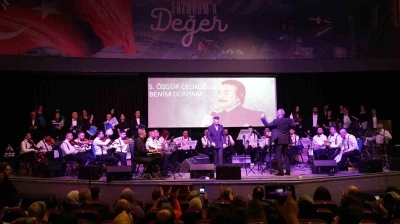 Paland&ouml;ken&rsquo;de "Kaset şarkıları" konseri yoğun ilgi g&ouml;rd&uuml;
