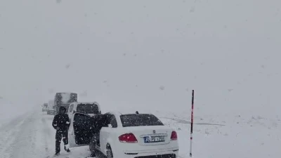 Paland&ouml;ken ge&ccedil;idinde kar ve tipi etkili oldu
