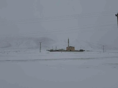 Pamuk Ge&ccedil;idi&rsquo;nde kar ve sis ulaşımı olumsuz etkiledi
