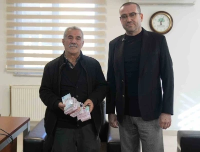 Para poşetini &ccedil;&ouml;pe attı, &ccedil;&ouml;p poşetiyle bankaya gitti
