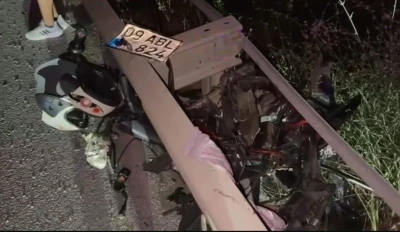 Paramparça olan motosikletin sürücüsü hatsaneye kaldırıldı
