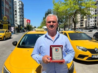 Parası &ccedil;alınan askerin imdadına taksi şof&ouml;r&uuml; yetişti
