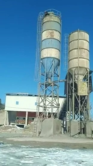 Parasını alamadığını iddia eden iş&ccedil;i siloya &ccedil;ıktı
